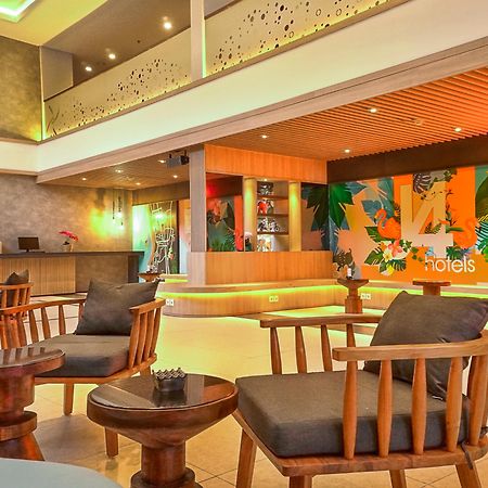 J4 Hotels Legian Esterno foto