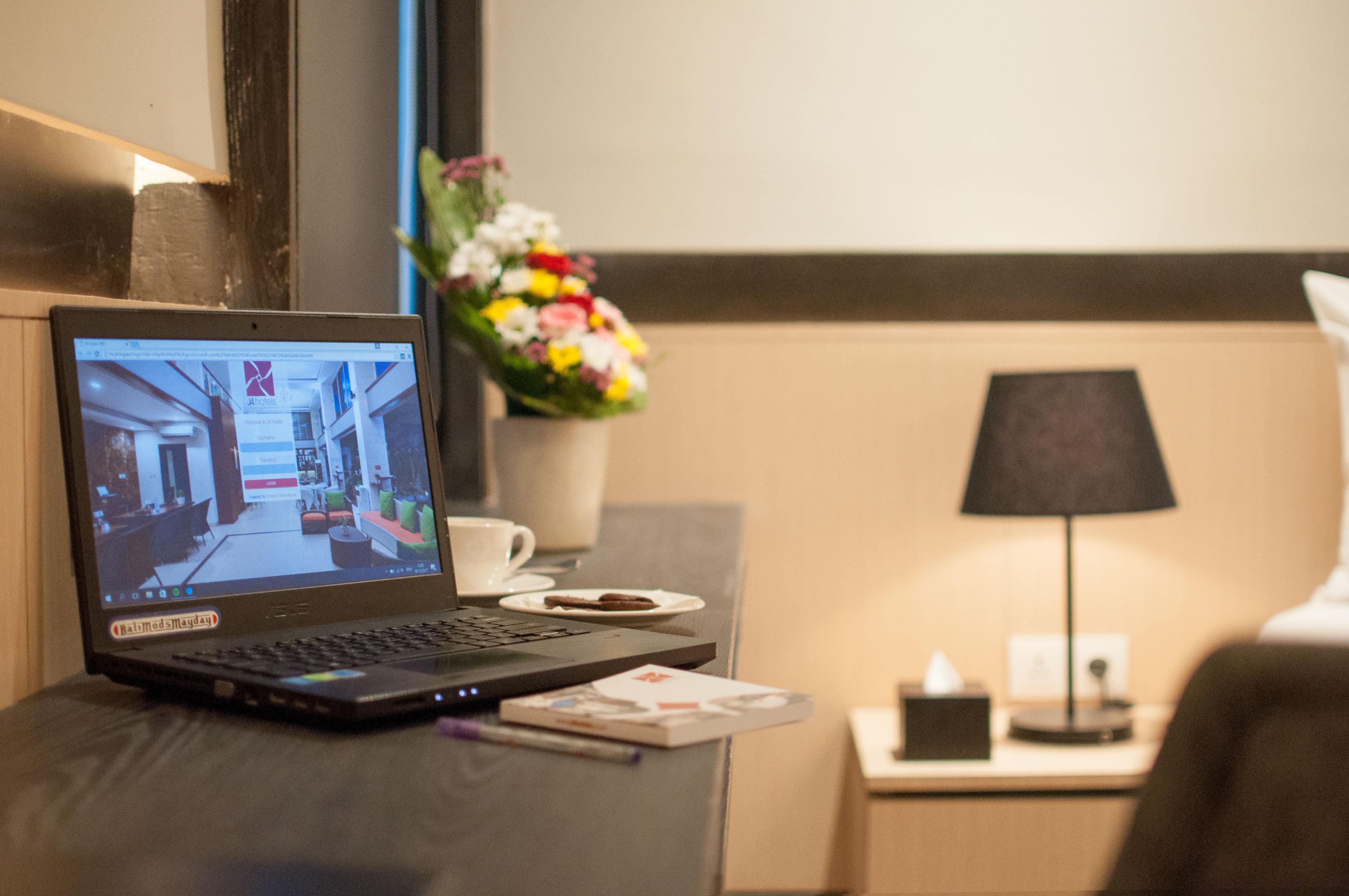 J4 Hotels Legian Esterno foto