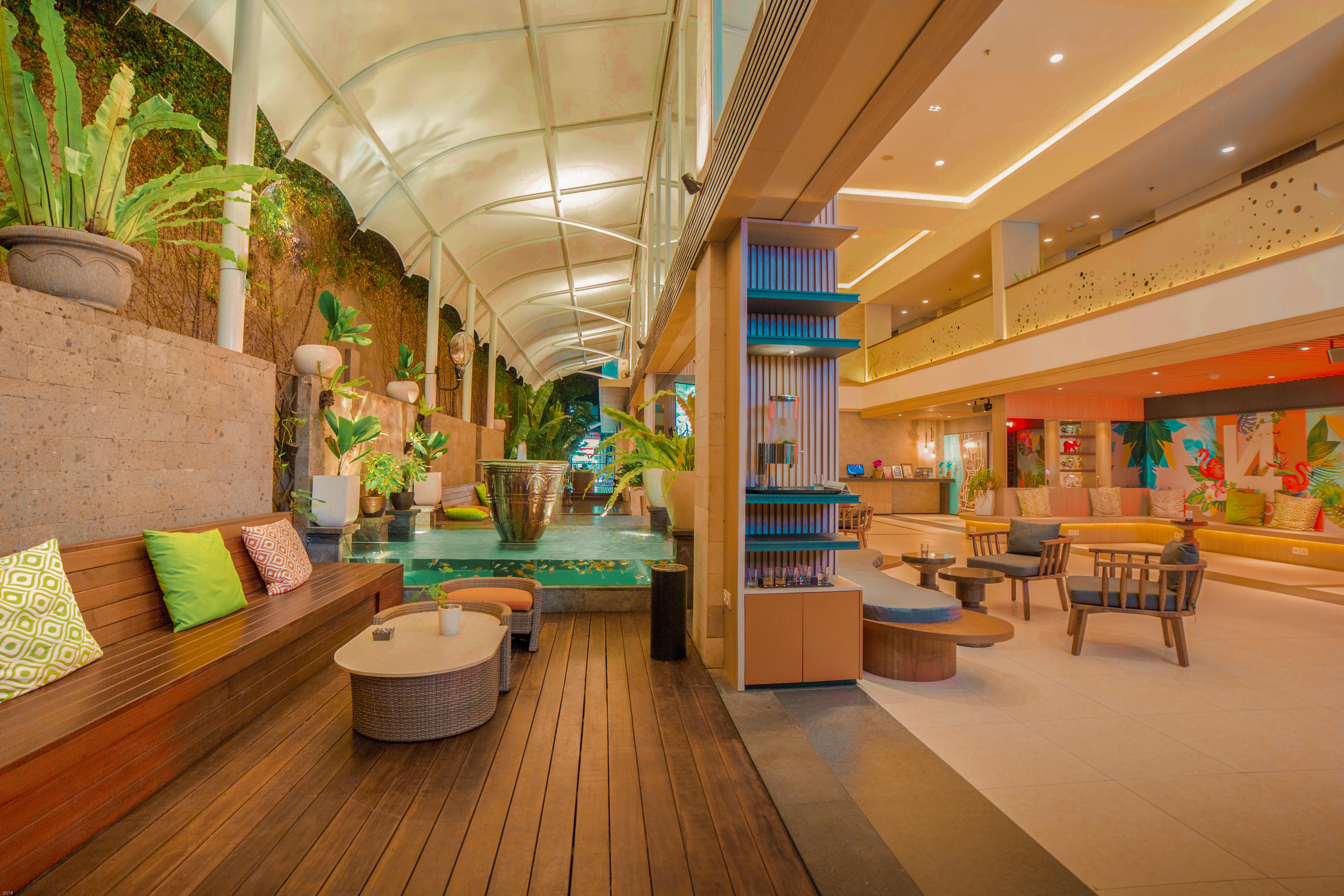 J4 Hotels Legian Esterno foto