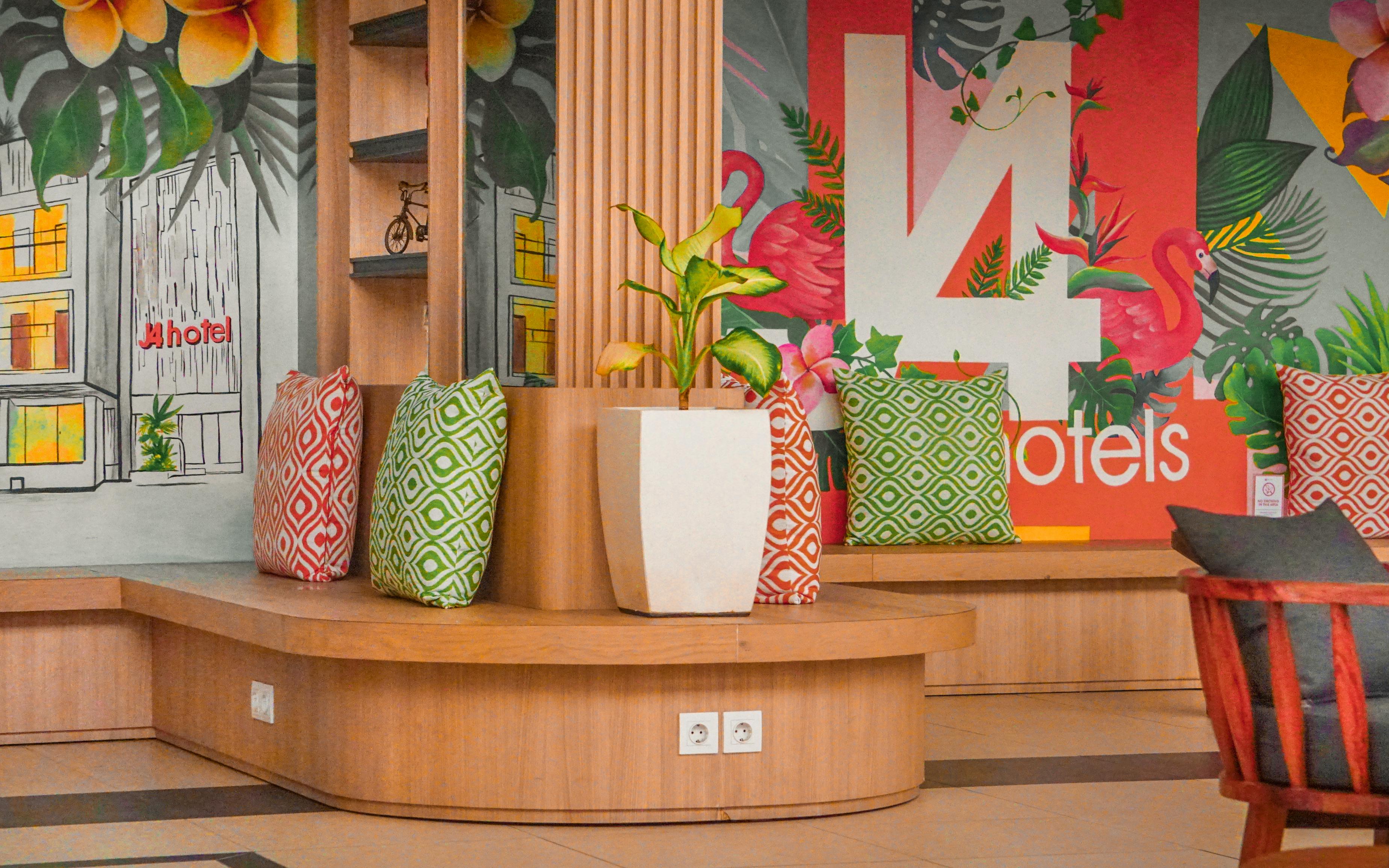 J4 Hotels Legian Esterno foto