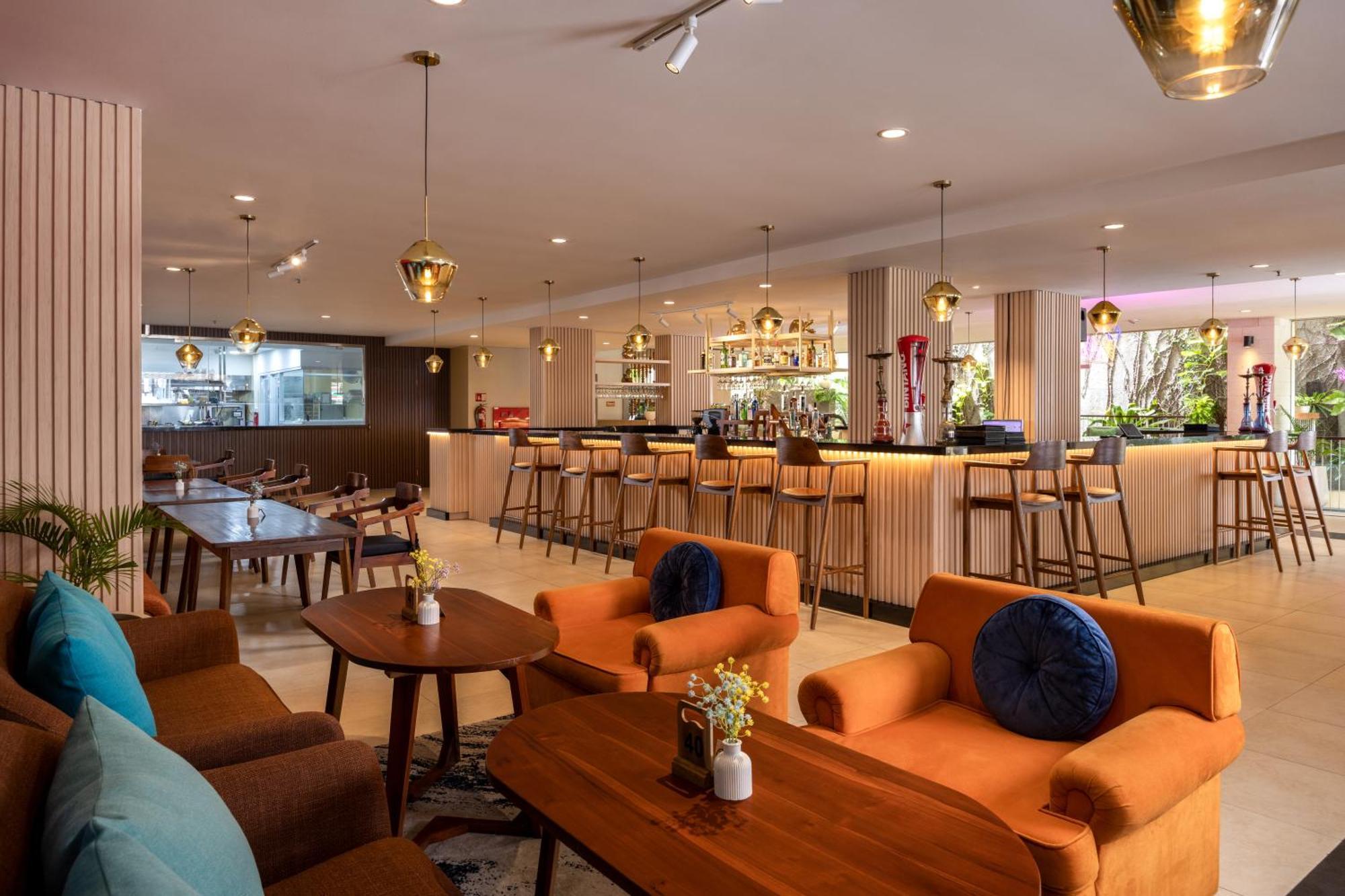 J4 Hotels Legian Esterno foto
