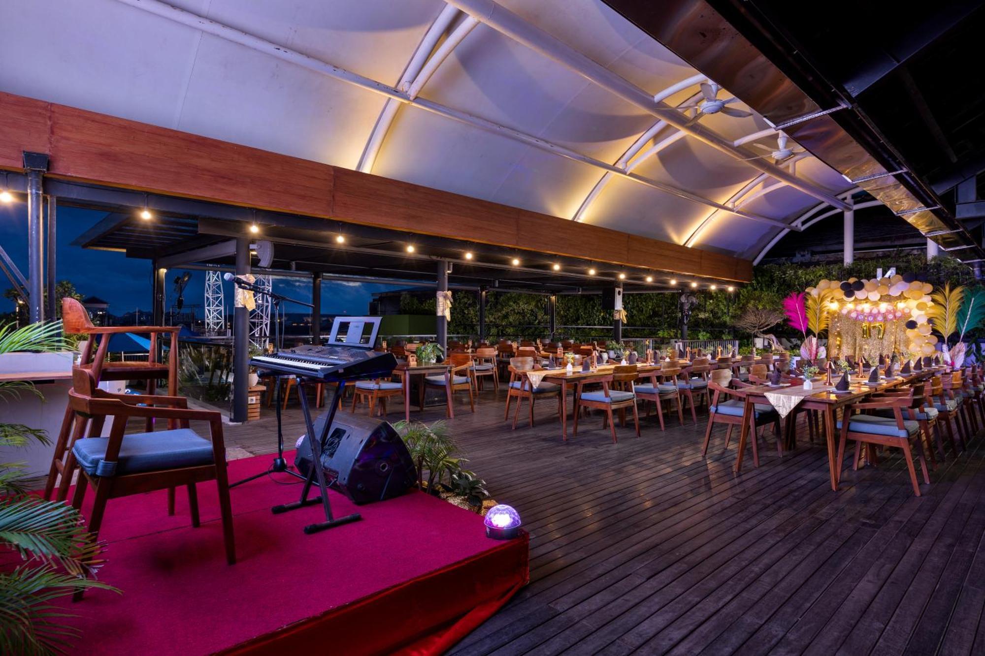 J4 Hotels Legian Esterno foto