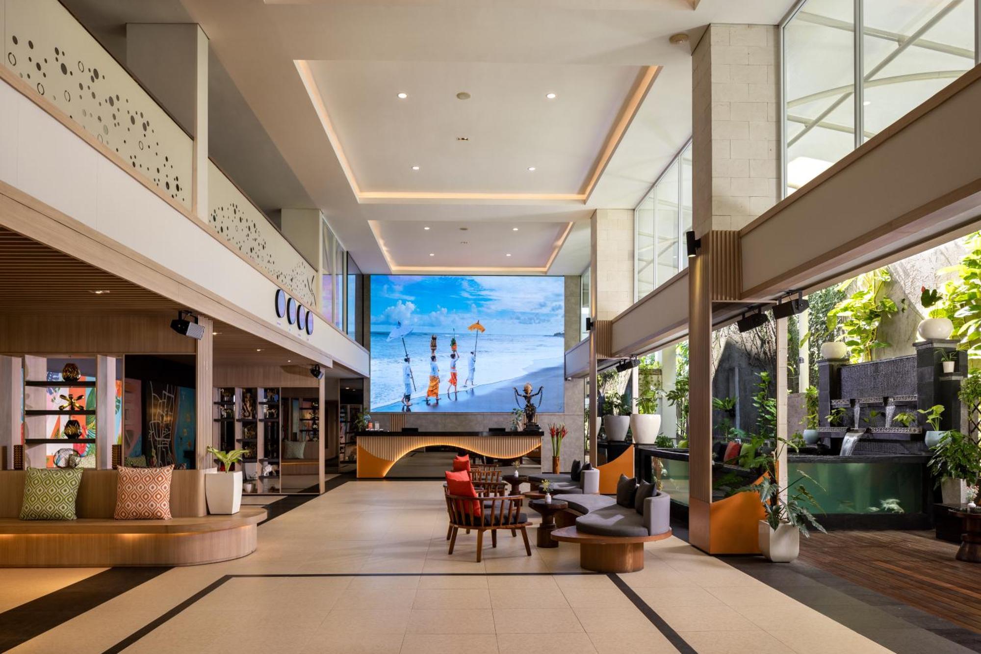 J4 Hotels Legian Esterno foto