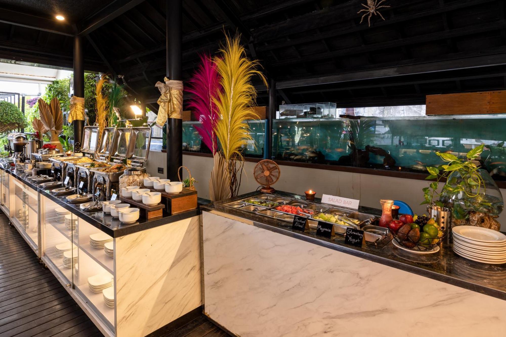 J4 Hotels Legian Esterno foto