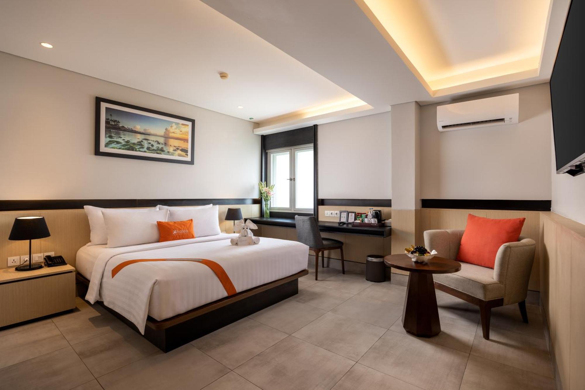 J4 Hotels Legian Esterno foto